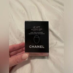 Brand New CHANEL Le Lift la crème main hand cream